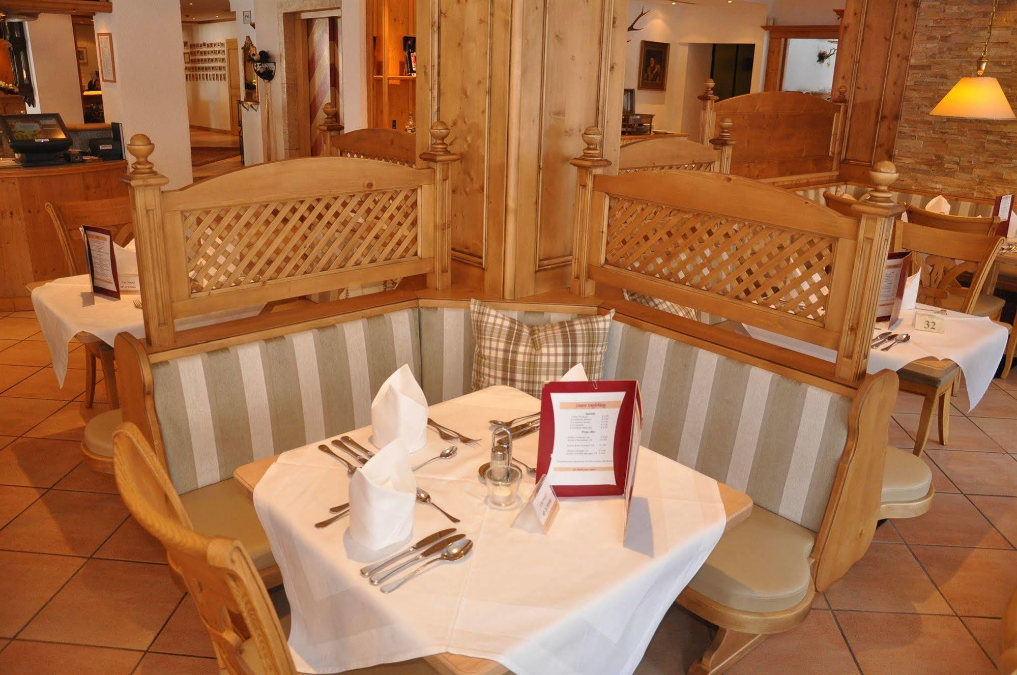 Hotel Central Seefeld in Tirol Extérieur photo