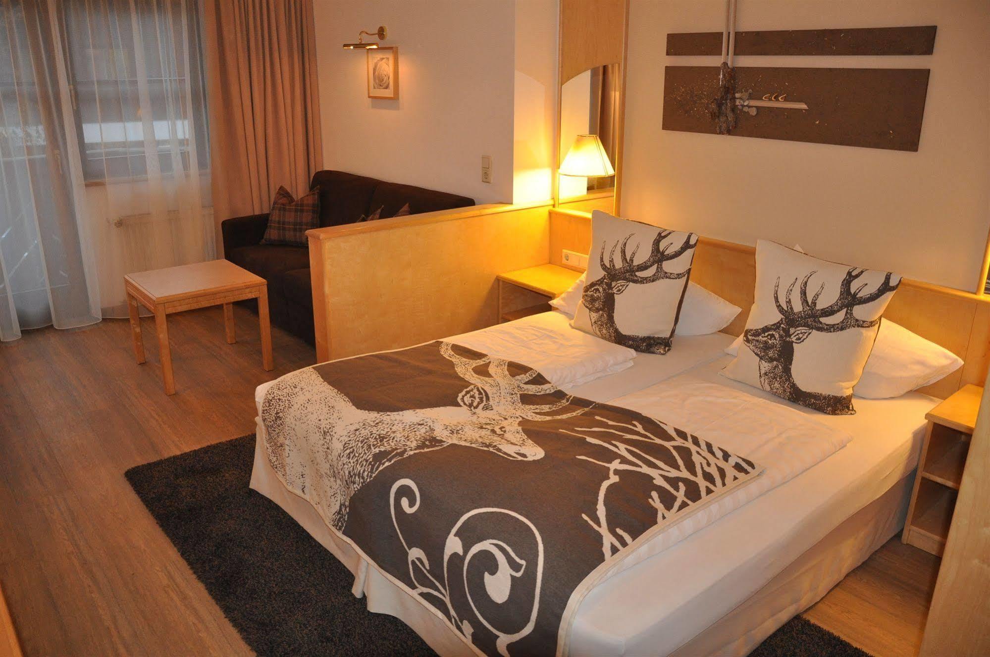 Hotel Central Seefeld in Tirol Extérieur photo