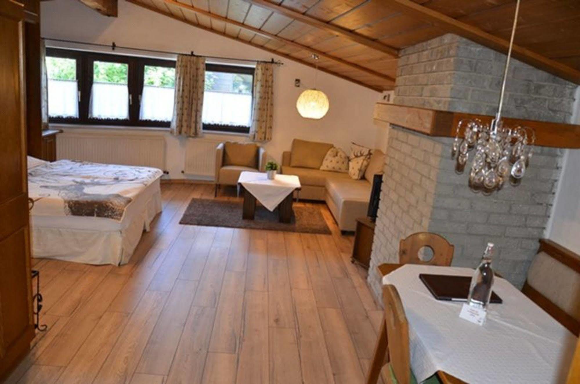 Hotel Central Seefeld in Tirol Extérieur photo