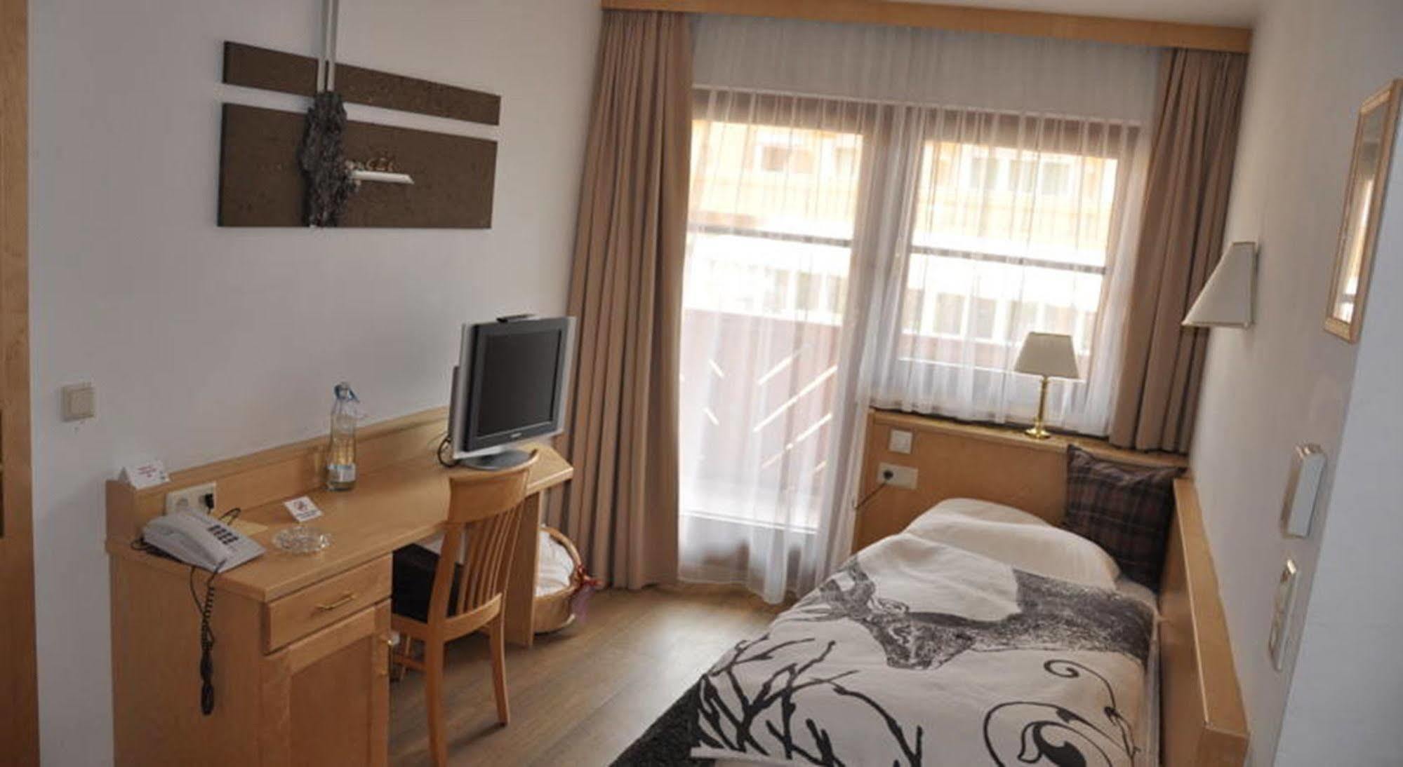 Hotel Central Seefeld in Tirol Extérieur photo